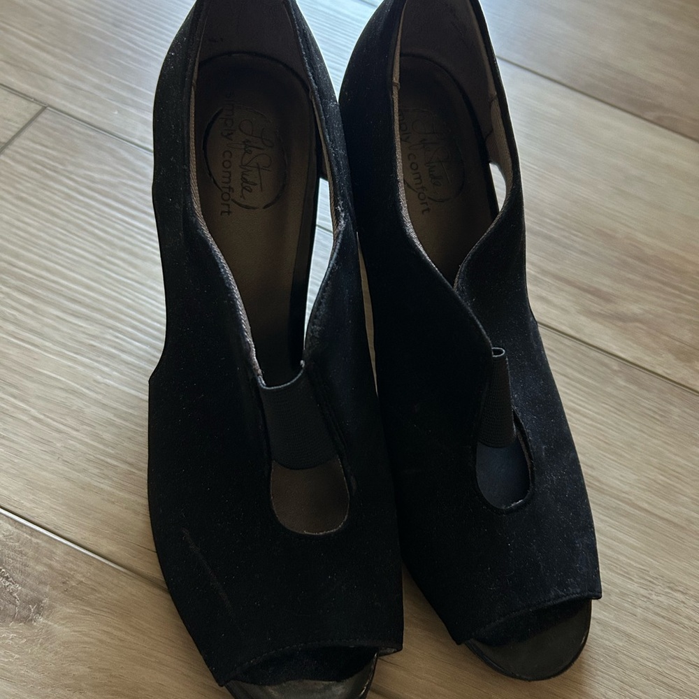 Women's Black Suede Peep-Toe Shoes